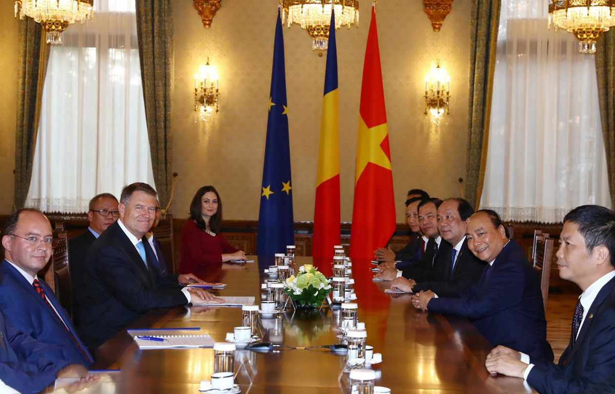 Thủ tướng Nguyễn Xuân Phúc hội kiến Tổng thống và Chủ tịch Thượng viện Romania