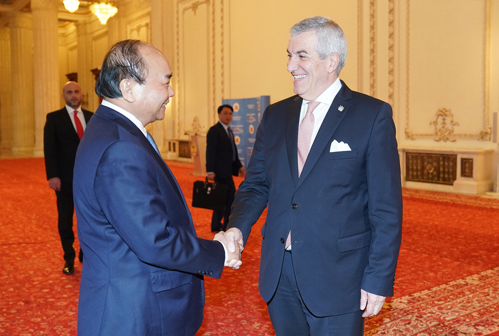 Thủ tướng Nguyễn Xuân Phúc hội kiến Tổng thống và Chủ tịch Thượng viện Romania