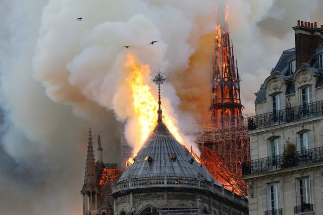 Cháy Nhà thờ Đức Bà Paris: Nhiều vật liệu xây dựng 'nhạy cảm' với lửa và nước 