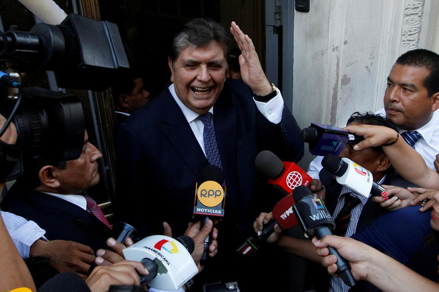 Chuyển động thế giới ngày 18/4: Cựu tổng thống Peru tự sát khi bị cảnh sát đến nhà bắt