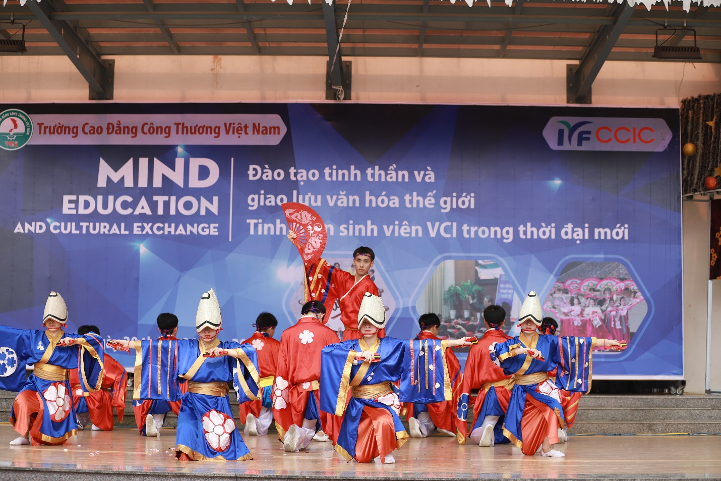 Trường Cao đẳng Công thương Việt Nam: Tổ chức thành công chương trình giao lưu văn hóa quốc tế và giáo dục tinh thần cho sinh viên