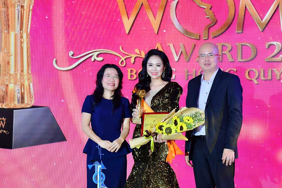 Nữ hoàng hoa hồng Thanh Hương vinh dự nhận giải doanh nhân truyền cảm hứng của năm 