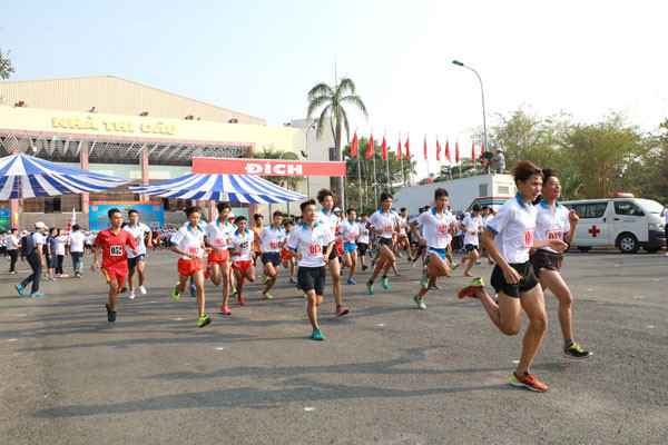Hơn 2.000 người tham dự Giải Việt dã truyền hình Đồng Nai lần thứ 25 do Number 1 Active Chanh Muối tài trợ