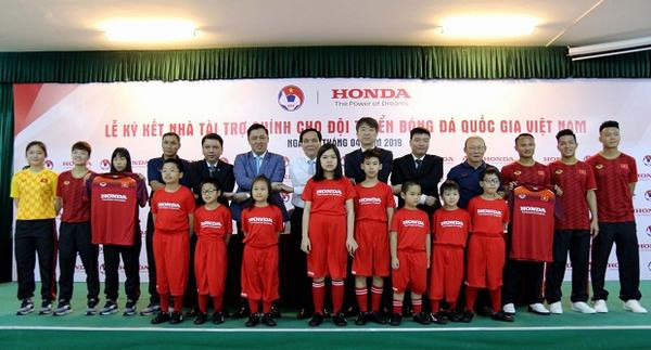 Honda Việt Nam trở thành nhà tài trợ chính cho Bóng đá Việt Nam giai đoạn 2019-2021