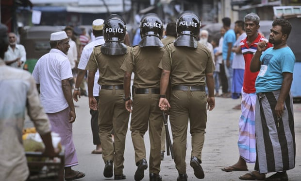 15 người thiệt mạng khi cảnh sát đột kích nơi ẩn náu của những kẻ đánh bom ở Sri Lanka