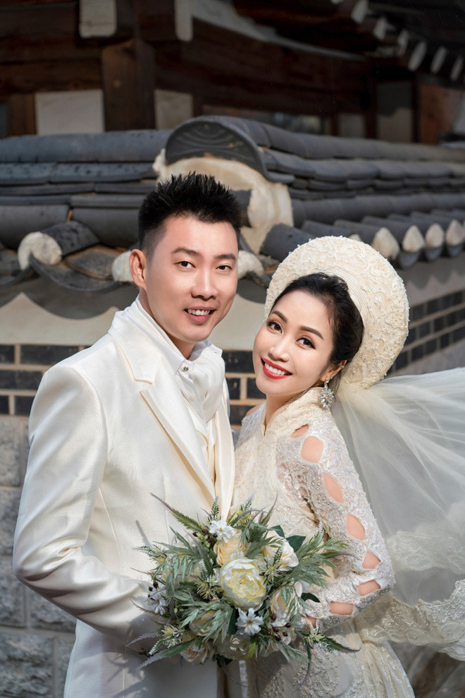 11 năm kết hôn, Ốc Thanh Vân hạnh phúc khoe ảnh cưới chụp tại Hàn
