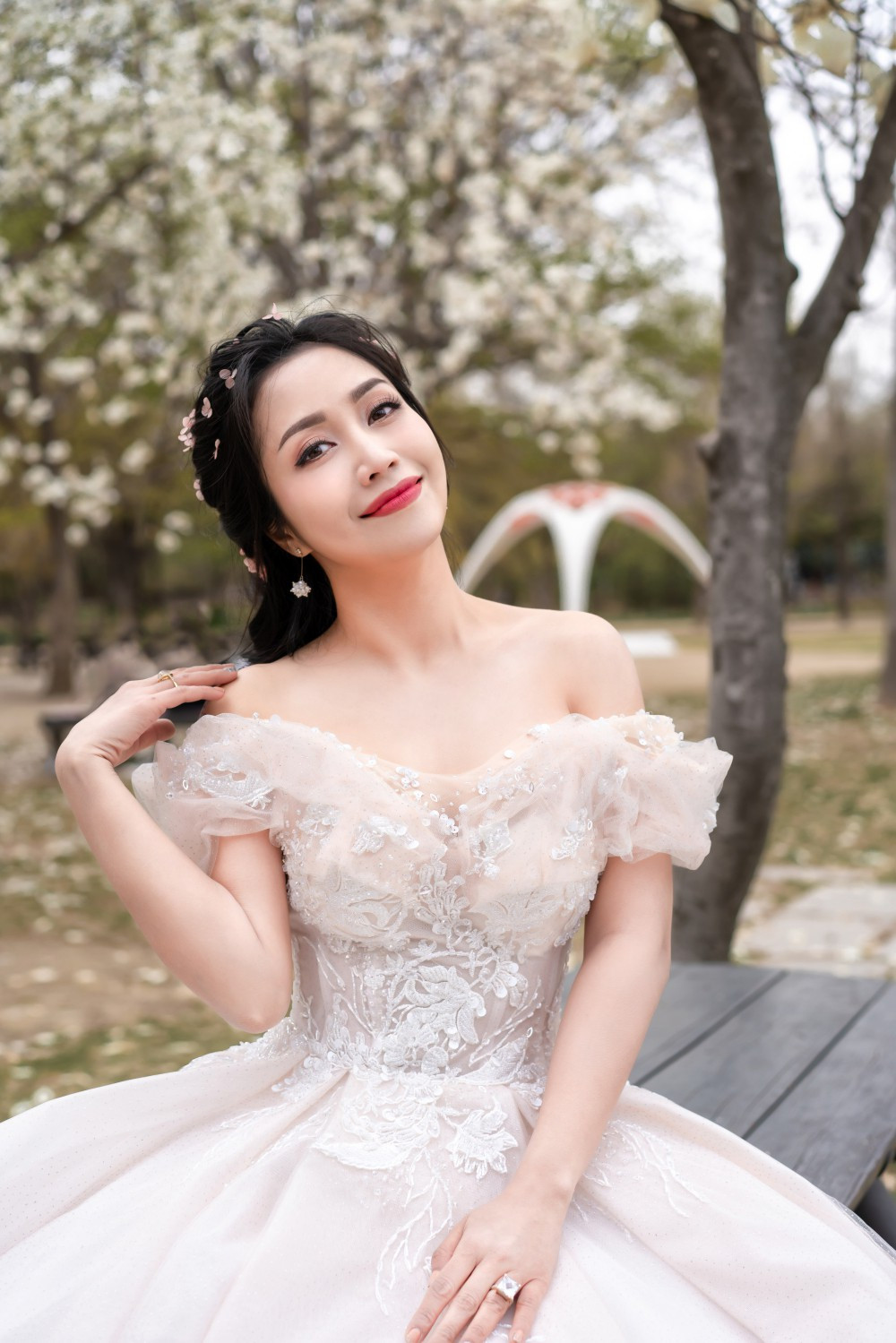 11 năm kết hôn, Ốc Thanh Vân hạnh phúc khoe ảnh cưới chụp tại Hàn