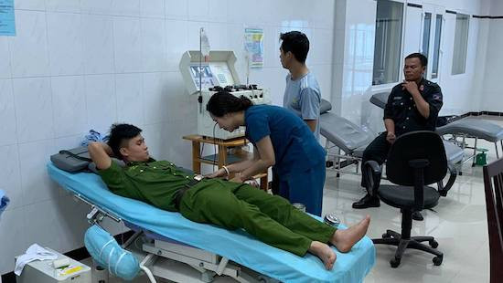 30 chiến sĩ cảnh sát hiến máu hiếm cứu bệnh nhân nguy kịch