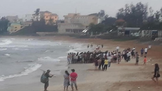 Quảng Trị: Nam thanh niên chết đuối khi tắm biển Cửa Tùng
