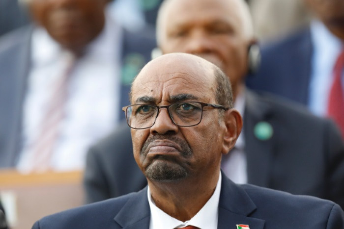 Tổng thống Sudan bị phế truất bị cáo buộc rửa tiền, 