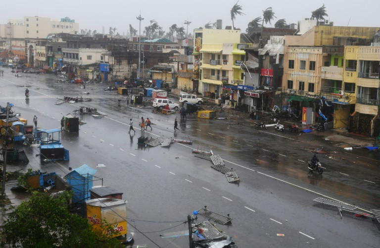 Siêu bão Fani đã quét qua Ấn Độ tràn vào Bangladesh