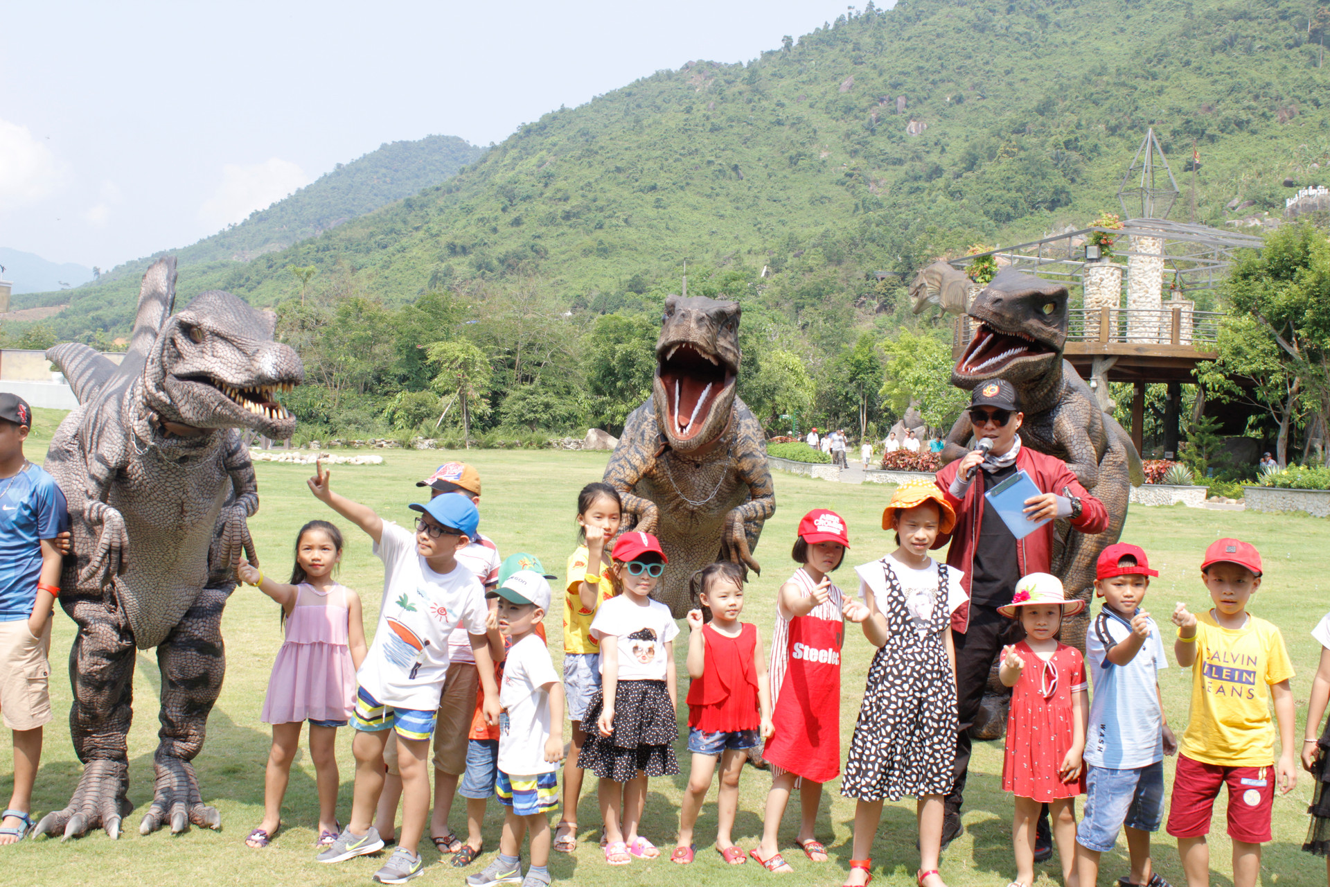 Khu du lịch Núi Thần Tài- Đà Nẵng: Miễn phí 10.000 vé cho trẻ em