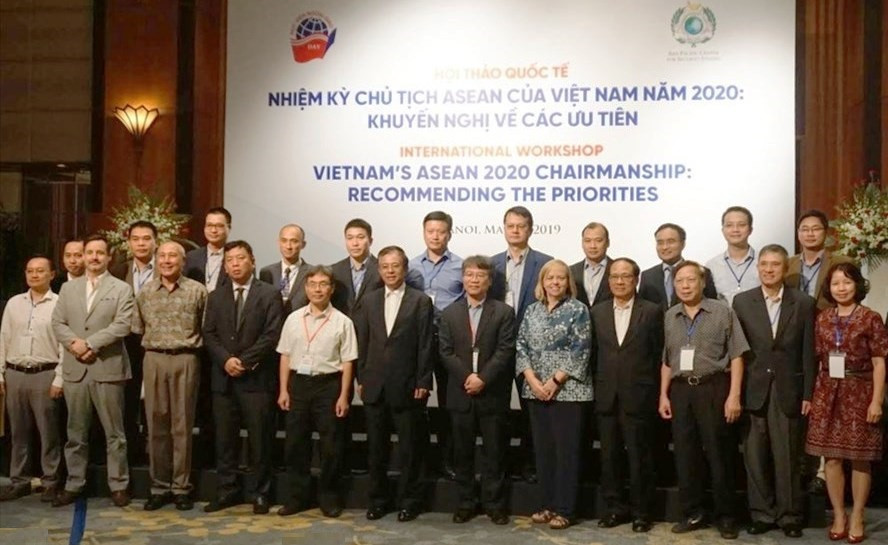 Việt Nam - Chủ tịch ASEAN 2020: Hóa giải thách thức, nắm bắt cơ hội  
