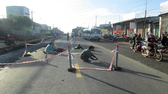 Người phụ nữ đi bộ bị xe khách tông tử vong