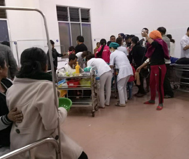 Hơn 130 người phải nhập viện sau bữa tiệc cưới