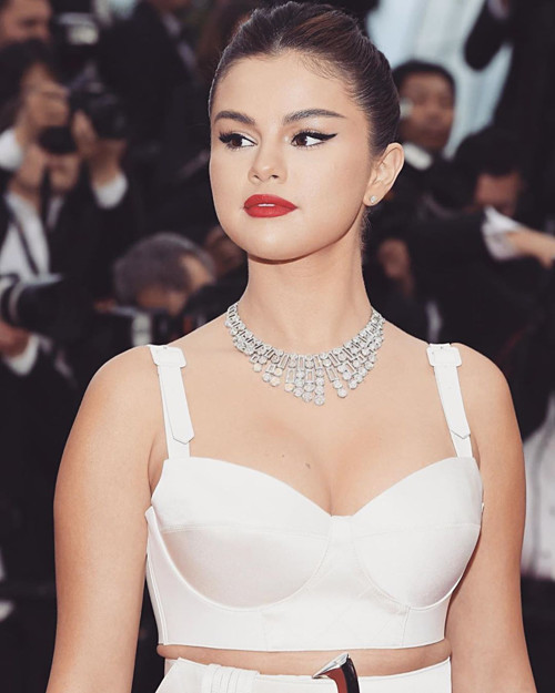 Selena Gomez gợi cảm trên thảm đỏ Liên hoan phim Cannes 2019