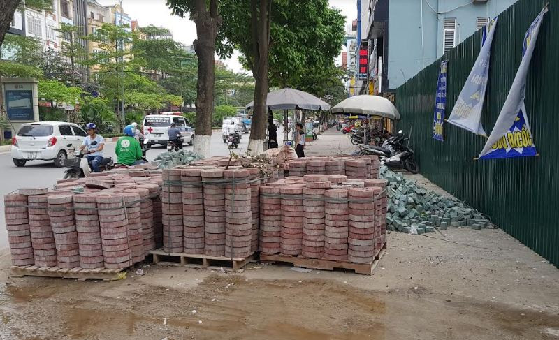 Vụ “bức tử” doanh nghiệp ở quận Cầu Giấy: UBND phường Dịch Vọng rào tôn trái quy định