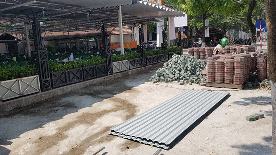 Vụ “bức tử” doanh nghiệp tại quận Cầu Giấy: Hàng rào tôn đã được dỡ bỏ