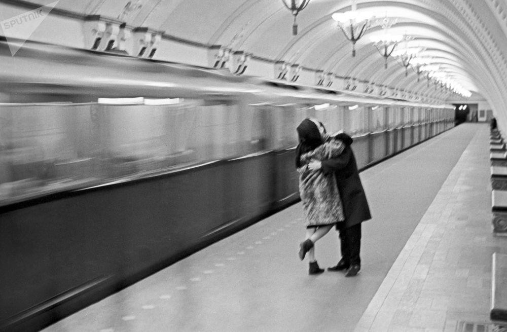 “Cung điện ngầm dưới lòng đất” ở Moscow thay đổi ra sao trong 84 năm qua?