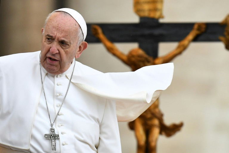 Giáo hoàng chấp nhận đơn từ chức của Giám mục Brazil