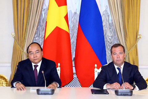 Thủ tướng Nguyễn Xuân Phúc hội đàm với Thủ tướng Liên bang Nga