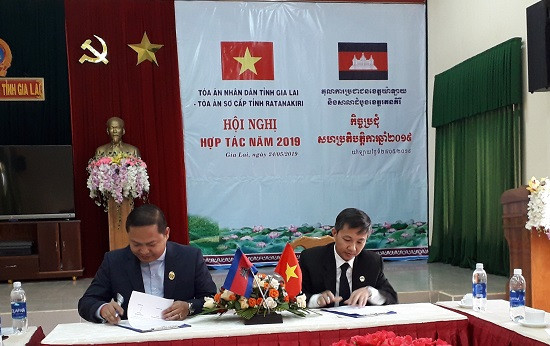 TAND tỉnh Gia Lai và Tòa án sơ cấp tỉnh Tatanakiri (Campuchia) tổ chức Hội nghị hợp tác năm 2019