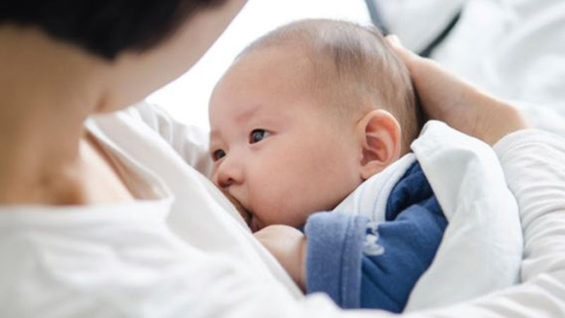 29 bệnh viện cam kết triển khai nuôi con bằng sữa mẹ