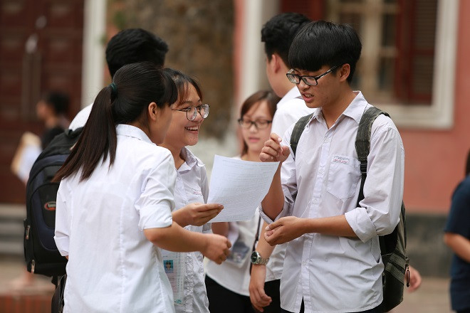 Đề thi văn lớp 10 Trường THPT chuyên Đại Học Sư Phạm Hà Nội: Không có câu hỏi mang tính đánh đố