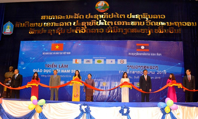 Triển lãm giáo dục đại học Việt Nam - Lào 2019