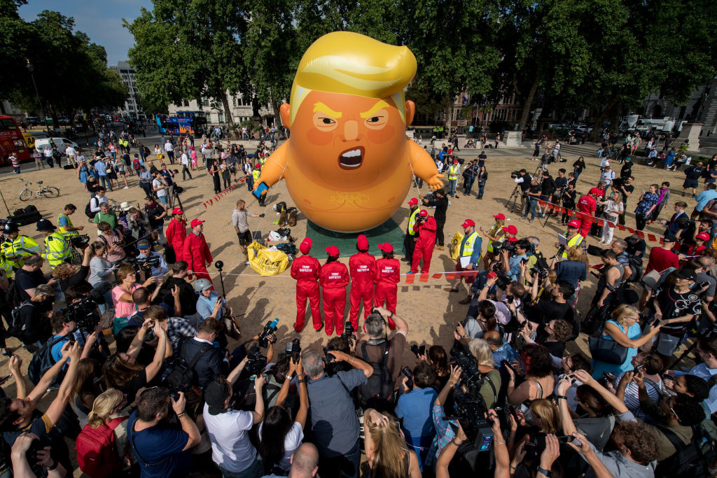 Hàng trăm nghìn người dự kiến biểu tình “chào đón” Ngài Trump tới thăm Anh