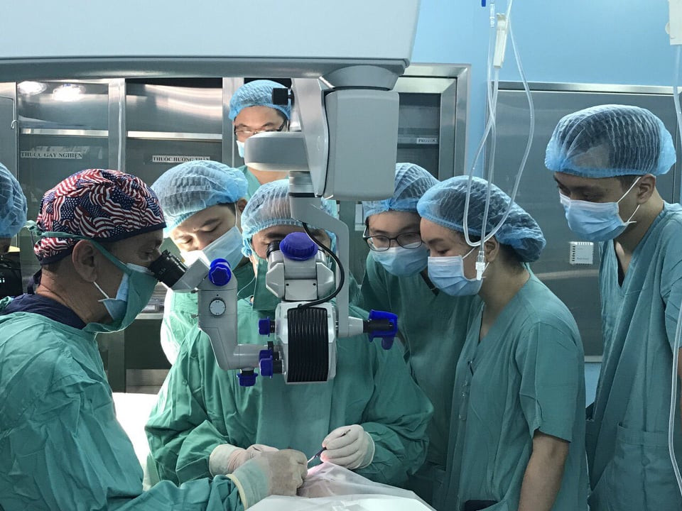 5 bệnh nhân ở Việt Nam được ghép giác mạc do những người Mỹ hiến tặng