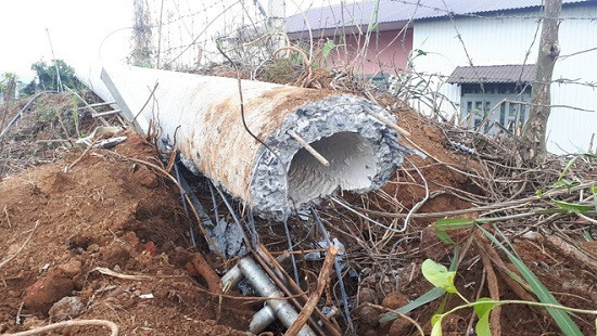 Lâm Đồng: Cột điện gãy đổ khiến một thợ điện tử vong