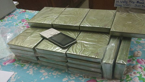 Bắt đối tượng vận chuyển 30 bánh heroin từ Lào về Việt Nam