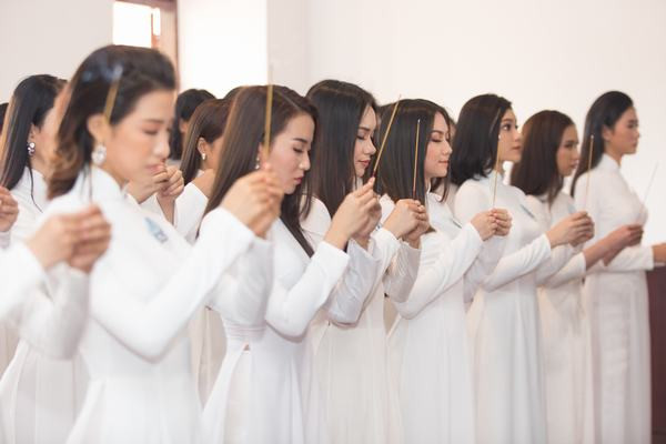 Miss World Việt Nam 2019: Dàn thí sinh khoe nhan sắc thanh tân trong tà áo dài trắng  