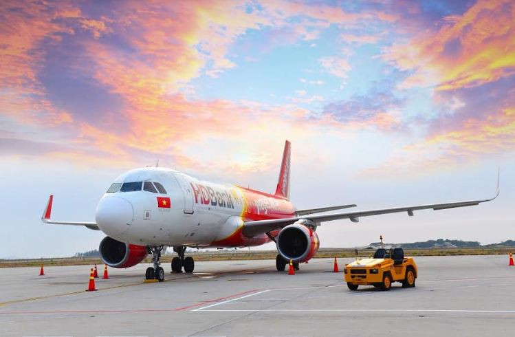 Ngày không tiền mặt lần đầu tiên tại Việt Nam mua vé máy bay Vietjet được hoàn tiền lên tới 36% giá vé, mua vé máy bay trả góp lãi suất 0%