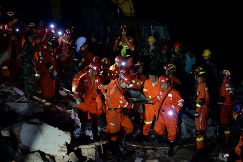 Động đất mạnh liên tiếp tại Trung Quốc: 133 người thương vong