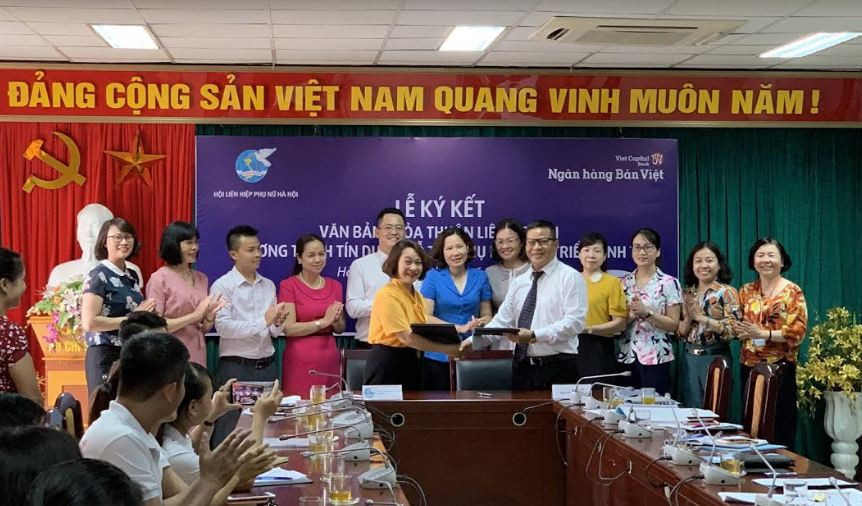 Ngân hàng Bản Việt kí kết hợp tác hỗ trợ phụ nữ phát triển kinh tế 