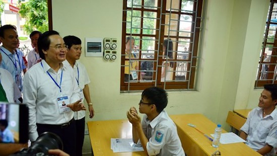 Bộ trưởng Phùng Xuân Nhạ yêu cầu rà soát lại nhân sự phục vụ kỳ thi THPT quốc gia