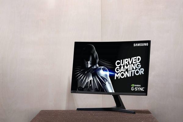 Samsung giới thiệu màn hình cong chơi game CRG5 240Hz tương thích với G-Sync