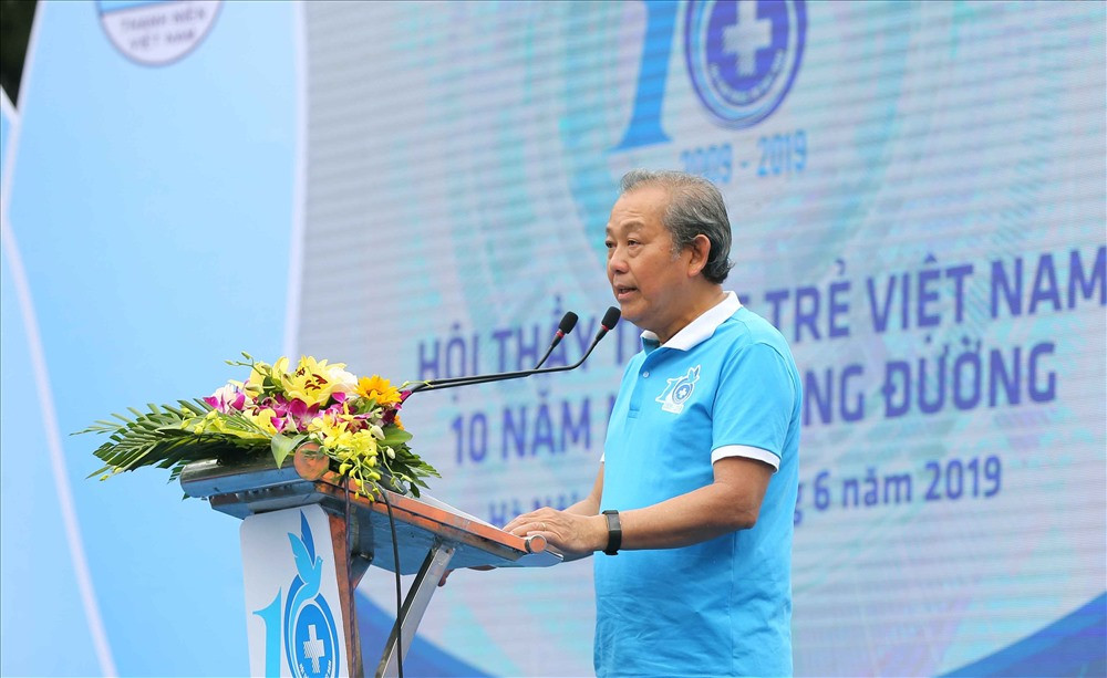 Phó Thủ tướng Trương Hòa Bình cùng hàng ngàn người “đi bộ vì sức khỏe”