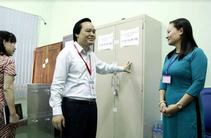 Bộ trưởng Phùng Xuân Nhạ kiểm tra công tác thi THPT quốc gia ở Đắk Lắk
