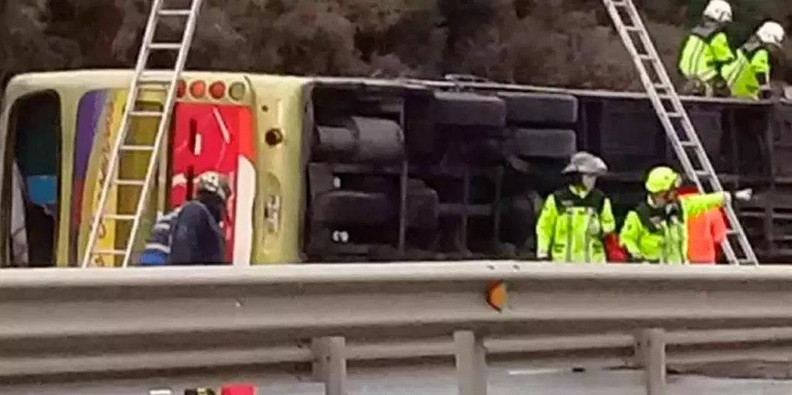 Kinh hoàng lật xe bus ở Bắc Chile, 40 người thương vong