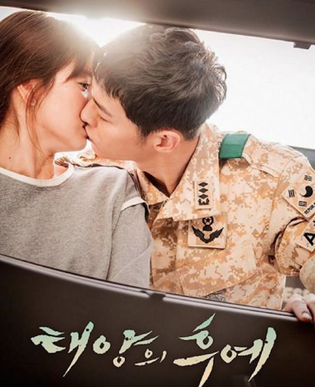 Song Hye Kyo và Song Joong Ki chính thức đường ai nấy đi: Yêu vội, cưới nhanh, chia tay gấp?