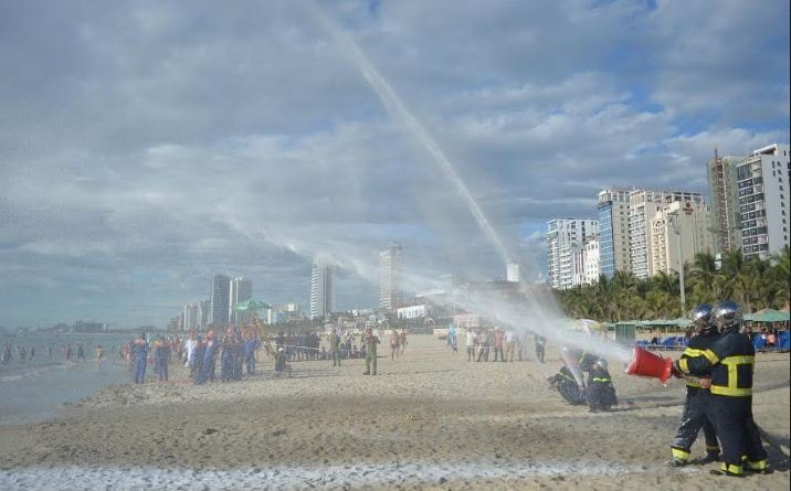 Hơn 200 người tham gia diễn tập ứng phó tràn dầu tại TP Đà Nẵng