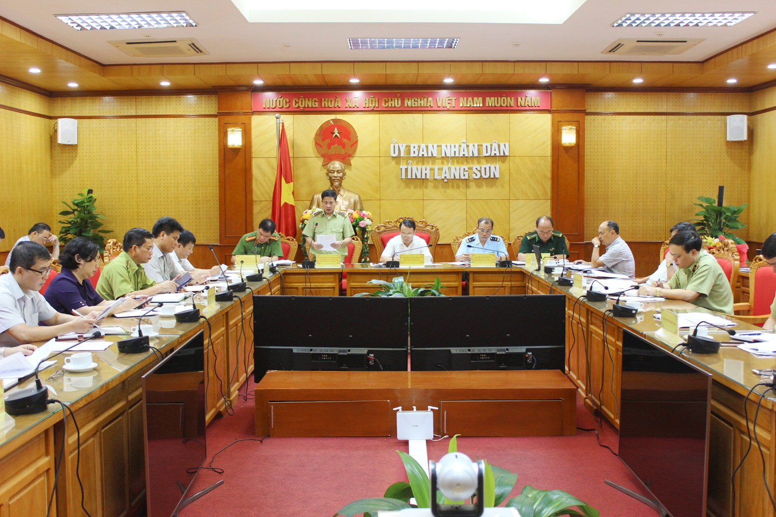 Lạng Sơn tìm cách đối phó hàng giả, hàng nhái gắn mác “Made in Việt Nam”