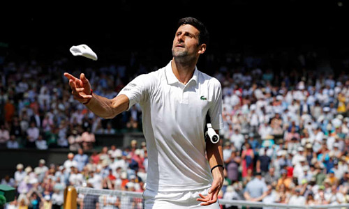 Djokovic khởi đầu thuận lợi trên hành trình bảo vệ chức vô địch Wimbledon năm nay. Ảnh: AP.