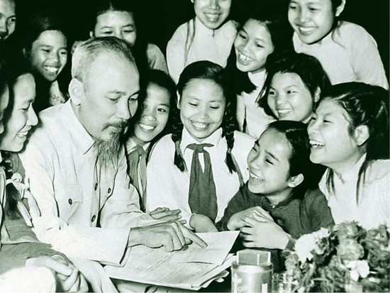 Đạo đức Hồ Chí Minh về tôn trọng nhân dân