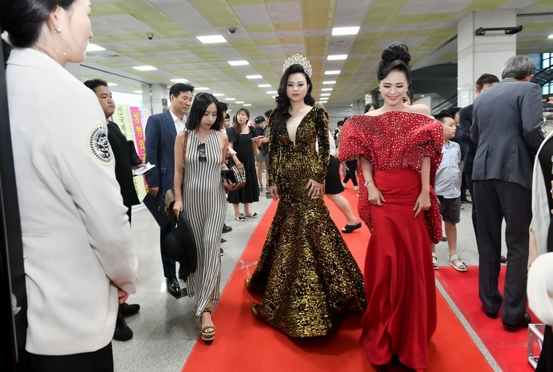 Nữ hoàng Thanh Hương tỏa sáng đêm chung kết Queen of Beauty World 