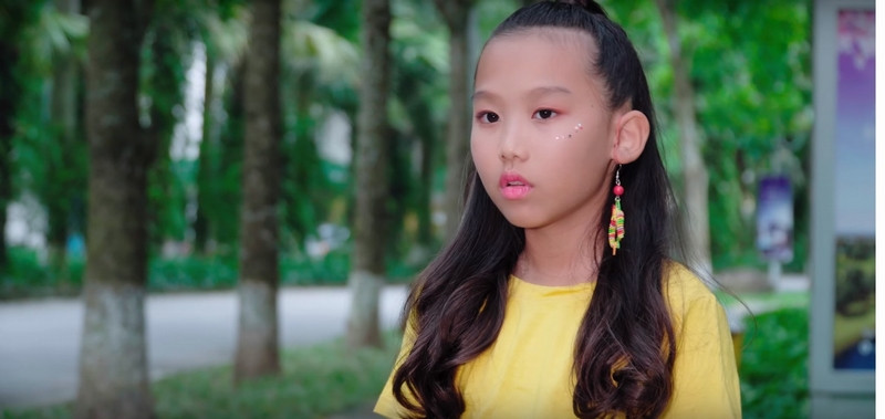 Hotboy Bảo Huy gây tranh cãi khi quay MV cùng con gái Thái Thùy Linh