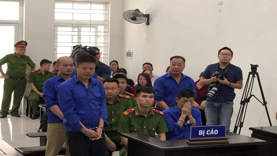 Hoãn phiên tòa xét xử các bị cáo trong vụ án cưỡng đoạt tài sản tại chợ Long Biên 